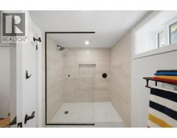 250 DUFFERIN Avenue - 36