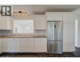 6 BAYLY Drive - 11