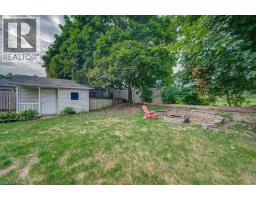 6 BAYLY Drive - 44