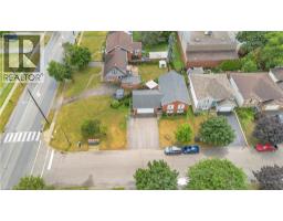 5 PASSMORE Court - 35