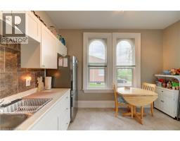23 LYONS Avenue - 27