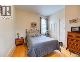 23 LYONS Avenue - 39
