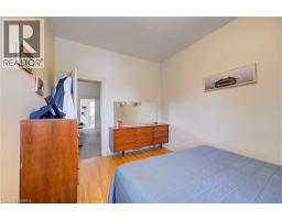 23 LYONS Avenue - 40