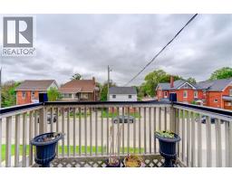 23 LYONS Avenue - 44