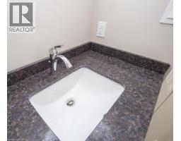 355 WELLINGTON Street - 12