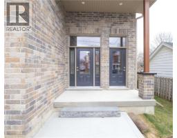 355 WELLINGTON Street - 4