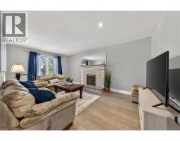 3 BOWES Court - 7