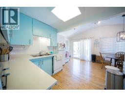 21 FERRIS Street - 18