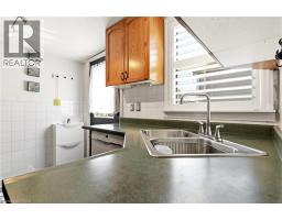 23 BRITANNIA Avenue - 13