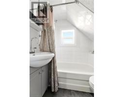 23 BRITANNIA Avenue - 21