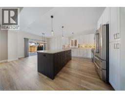 32 ARLINGTON Parkway - 9