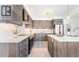 1 BEE Crescent - 16
