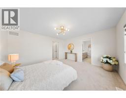 1 BEE Crescent - 24