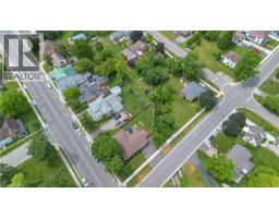 5 WALPOLE Drive - 41