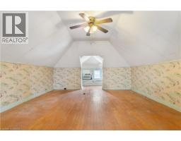 24 PARK Road N - 18
