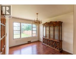 107 QUEENSWAY Drive - 14