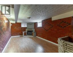 107 QUEENSWAY Drive - 28