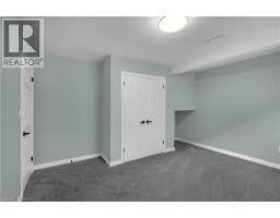 4 DOWDEN Avenue - 33