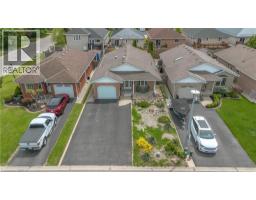 46 ANDERSON Avenue - 36