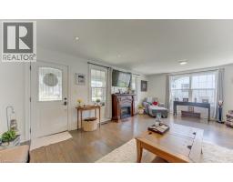 4 WELLINGTON Street - 11