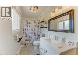4 WELLINGTON Street - 17