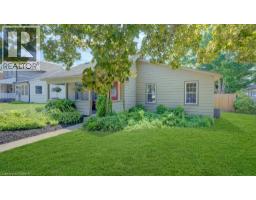 4 WELLINGTON Street - 2