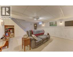 4 WELLINGTON Street - 32