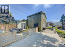 4 WELLINGTON Street - 41