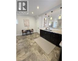 20 WELLS Avenue - 8