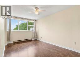 36 HAYHURST Road UnitNo. 301 - 21