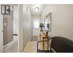 10 COBBLESTONE Drive UnitNo. 35 - 3