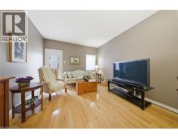 10 COBBLESTONE Drive UnitNo. 35 - 8