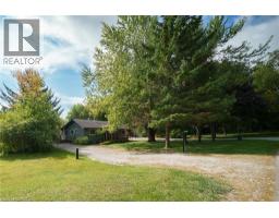 114 HILLVIEW Crescent - 3