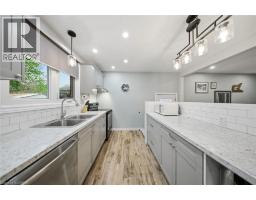 13 MACKAY Avenue - 13