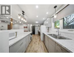 13 MACKAY Avenue - 15
