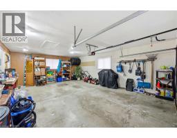 168 MONTCLAIR Crescent - 26