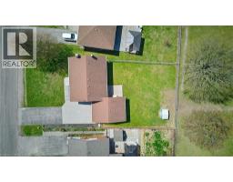 168 MONTCLAIR Crescent - 32
