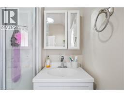 27 ADA Avenue - 35