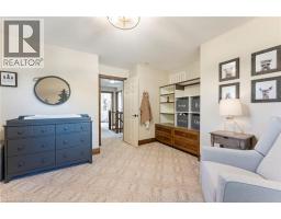 182 GOVERNOR S Road E - 17