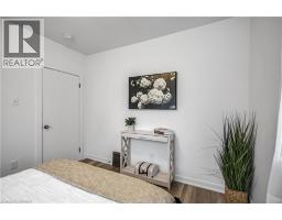 35 EIGHTH Avenue - 16