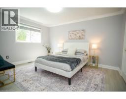 61 LESLIE Avenue - 15