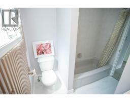 61 LESLIE Avenue - 24