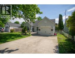61 LESLIE Avenue - 3