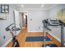 61 LESLIE Avenue - 31