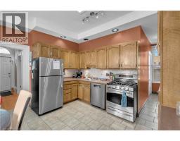 17 SCARFE Avenue - 11