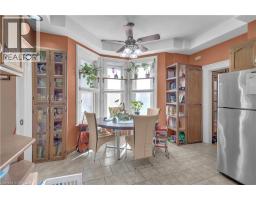 17 SCARFE Avenue - 13