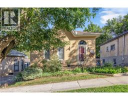 17 SCARFE Avenue - 2