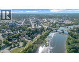 17 SCARFE Avenue - 31