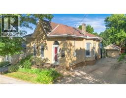17 SCARFE Avenue - 38