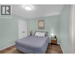 4 DOWDEN Avenue - 18